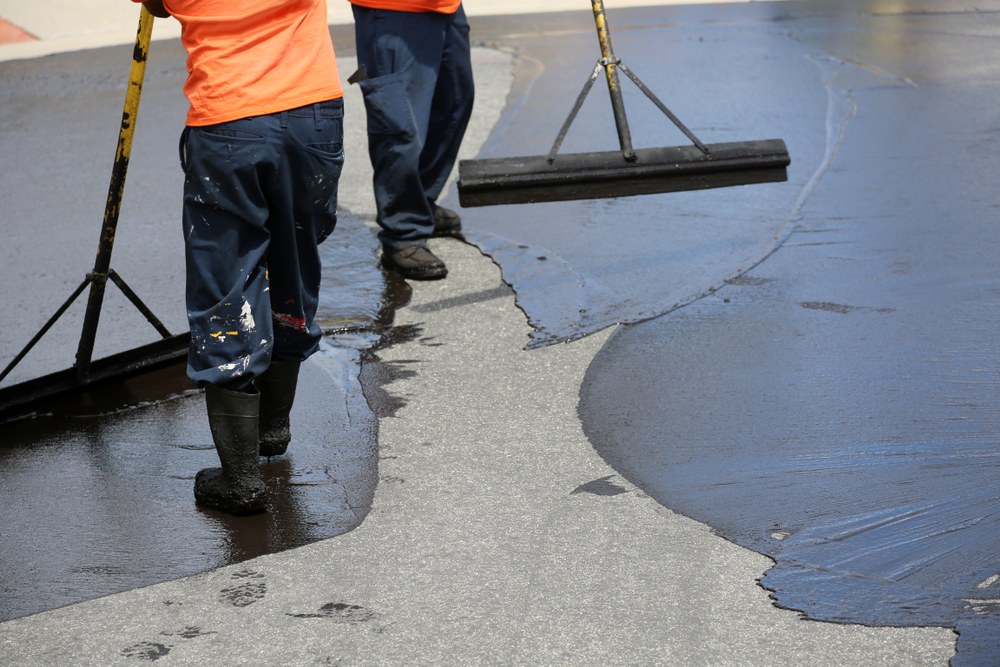 When Is the Best Time Of The Year to Replace An Asphalt Driveway?